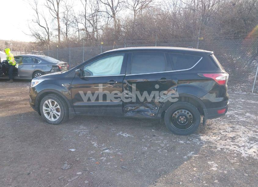 Photo 15 of 2017 Ford Escape SE (VIN 1FMCU9GD4HUB22519)