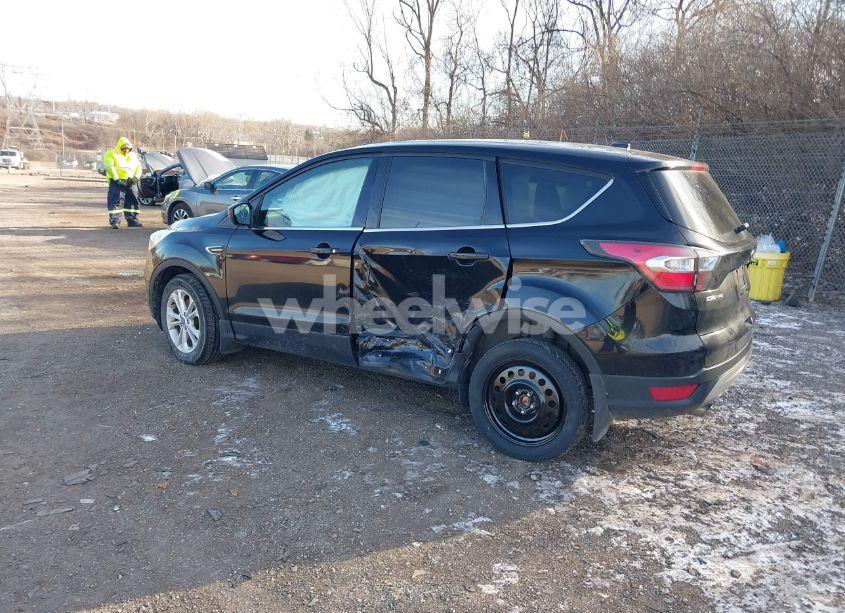 Photo 3 of 2017 Ford Escape SE (VIN 1FMCU9GD4HUB22519)