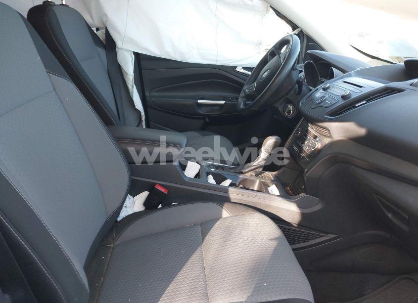 Photo 5 of 2017 Ford Escape SE (VIN 1FMCU9GD4HUB22519)