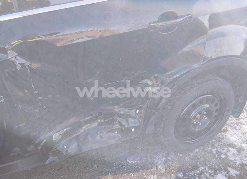 Photo 6 of 2017 Ford Escape SE (VIN 1FMCU9GD4HUB22519)