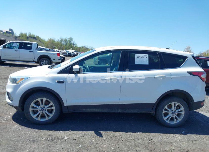 Photo 14 of 2017 Ford Escape SE (VIN 1FMCU9GD4HUB55262)