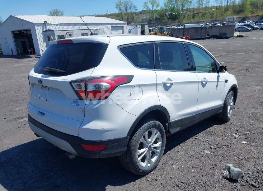 Photo 4 of 2017 Ford Escape SE (VIN 1FMCU9GD4HUB55262)