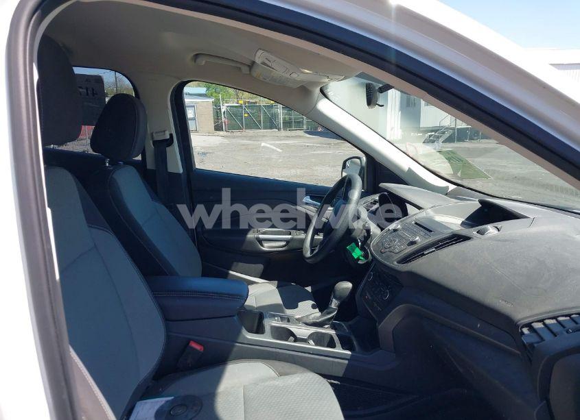 Photo 5 of 2017 Ford Escape SE (VIN 1FMCU9GD4HUB55262)