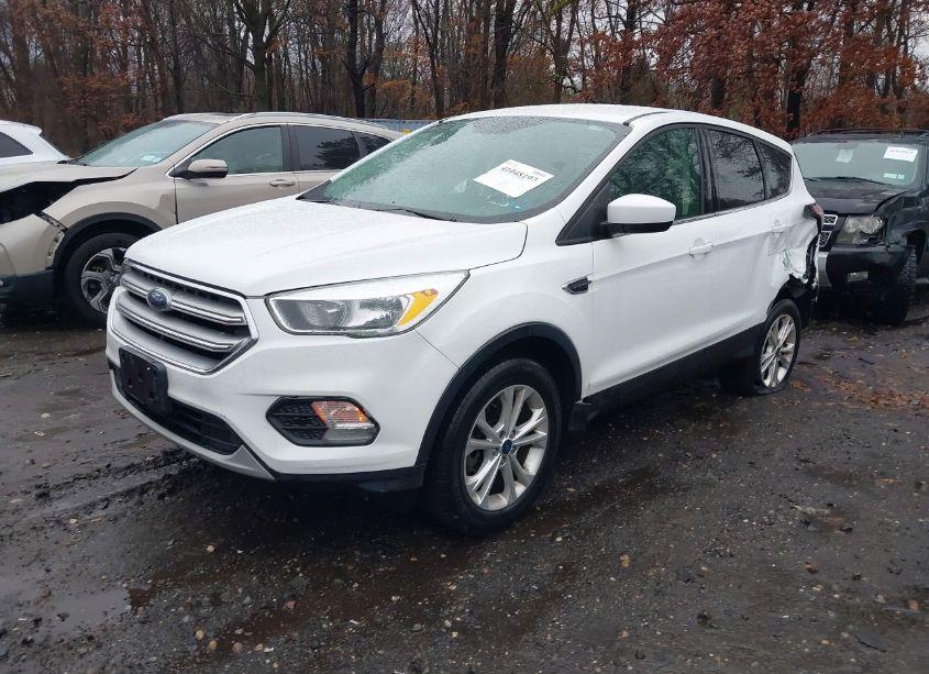 Photo 2 of 2017 Ford Escape SE (VIN 1FMCU9GD4HUC41753)
