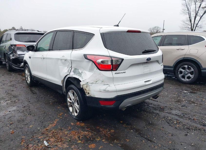 Photo 3 of 2017 Ford Escape SE (VIN 1FMCU9GD4HUC41753)