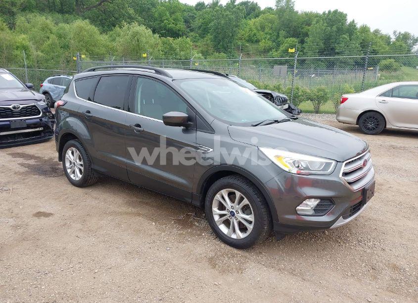 2017 Ford Escape SE (VIN 1FMCU9GD4HUC45396) main photo