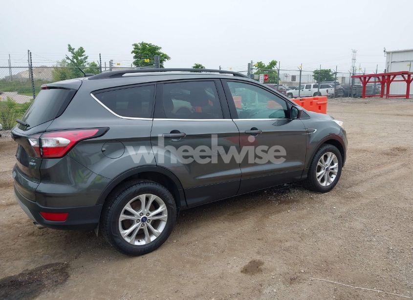 Photo 4 of 2017 Ford Escape SE (VIN 1FMCU9GD4HUC45396)