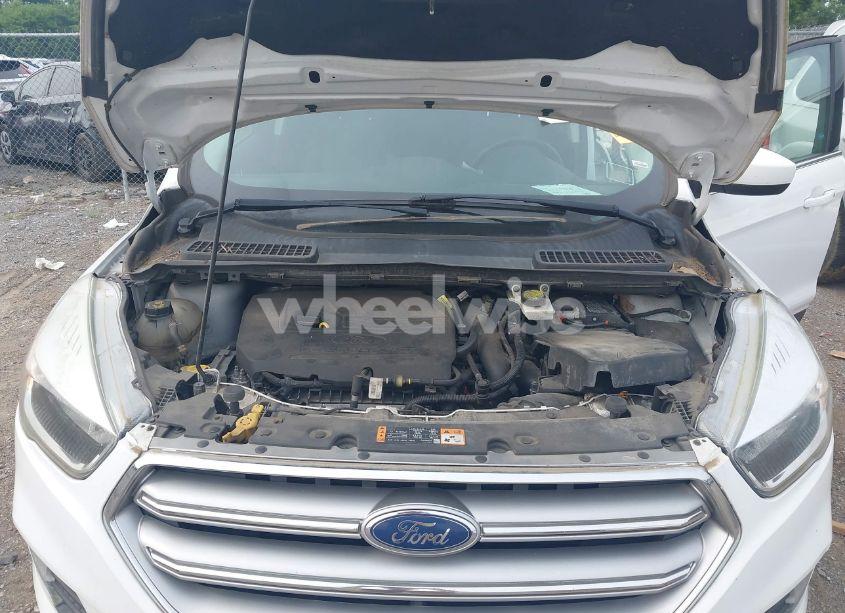 Photo 10 of 2017 Ford Escape SE (VIN 1FMCU9GD4HUC54096)