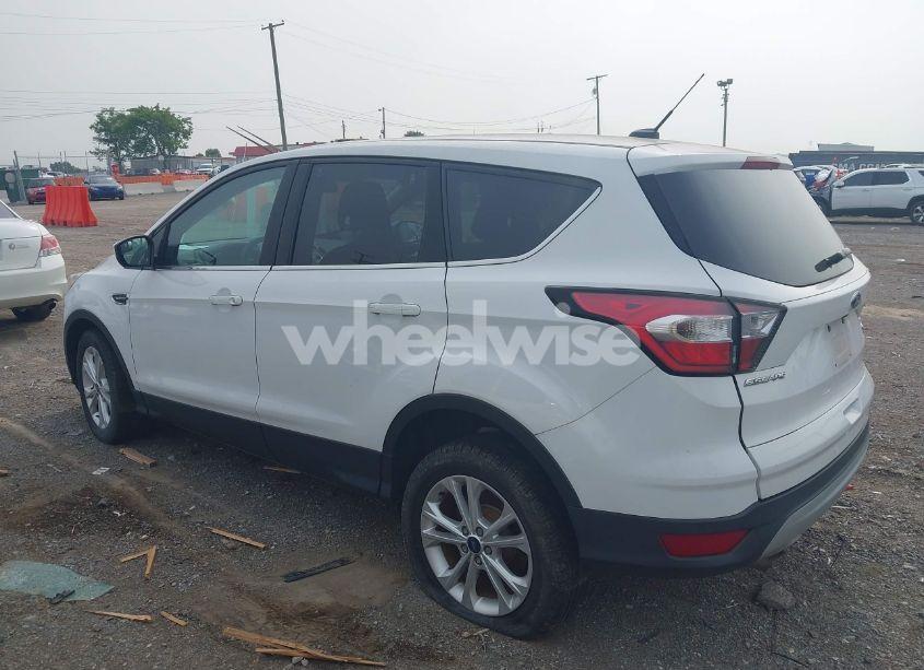 Photo 14 of 2017 Ford Escape SE (VIN 1FMCU9GD4HUC54096)