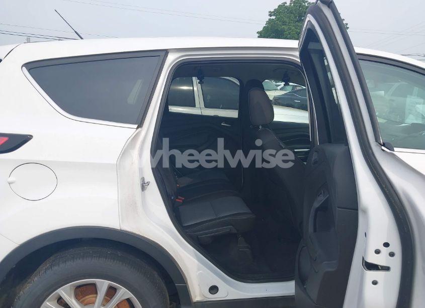 Photo 8 of 2017 Ford Escape SE (VIN 1FMCU9GD4HUC54096)