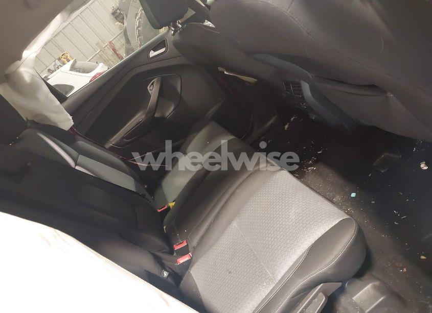 Photo 8 of 2017 Ford Escape SE (VIN 1FMCU9GD4HUD01868)