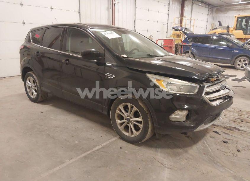 2017 Ford Escape SE (VIN 1FMCU9GD4HUD02714) main photo