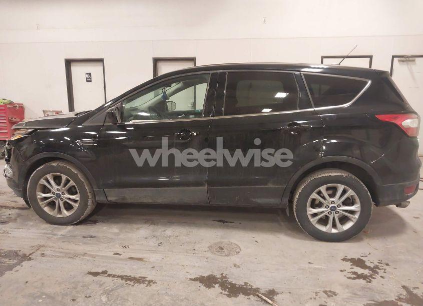 Photo 14 of 2017 Ford Escape SE (VIN 1FMCU9GD4HUD02714)