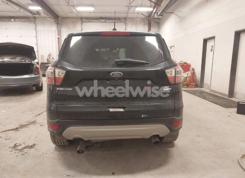 Photo 16 of 2017 Ford Escape SE (VIN 1FMCU9GD4HUD02714)