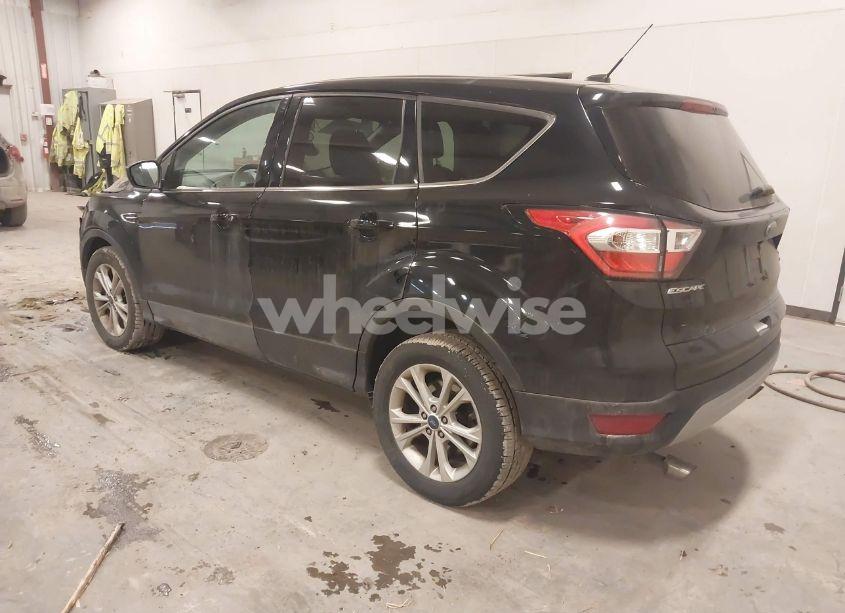 Photo 3 of 2017 Ford Escape SE (VIN 1FMCU9GD4HUD02714)