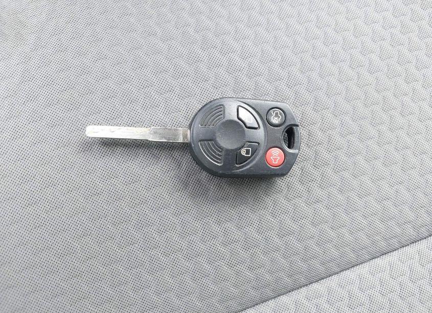 Photo 11 of 2017 Ford Escape SE (VIN 1FMCU9GD4HUD43330)