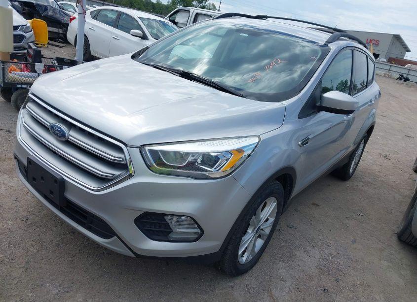 Photo 2 of 2017 Ford Escape SE (VIN 1FMCU9GD4HUD43330)