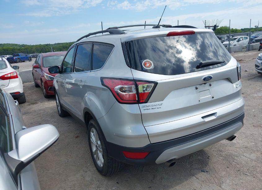 Photo 3 of 2017 Ford Escape SE (VIN 1FMCU9GD4HUD43330)