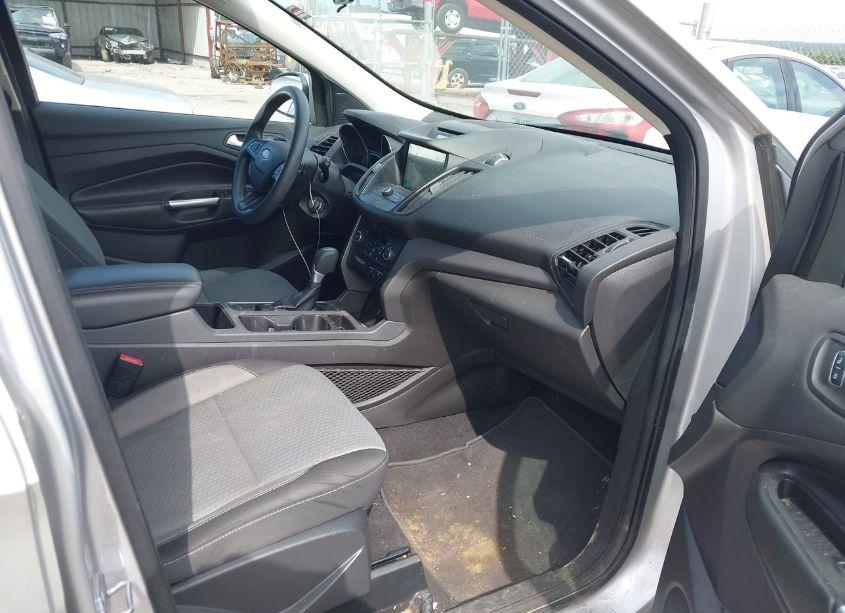 Photo 5 of 2017 Ford Escape SE (VIN 1FMCU9GD4HUD43330)