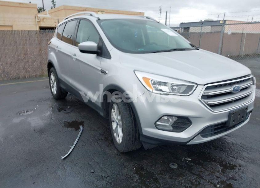 2017 Ford Escape SE (VIN 1FMCU9GD4HUD94326) main photo