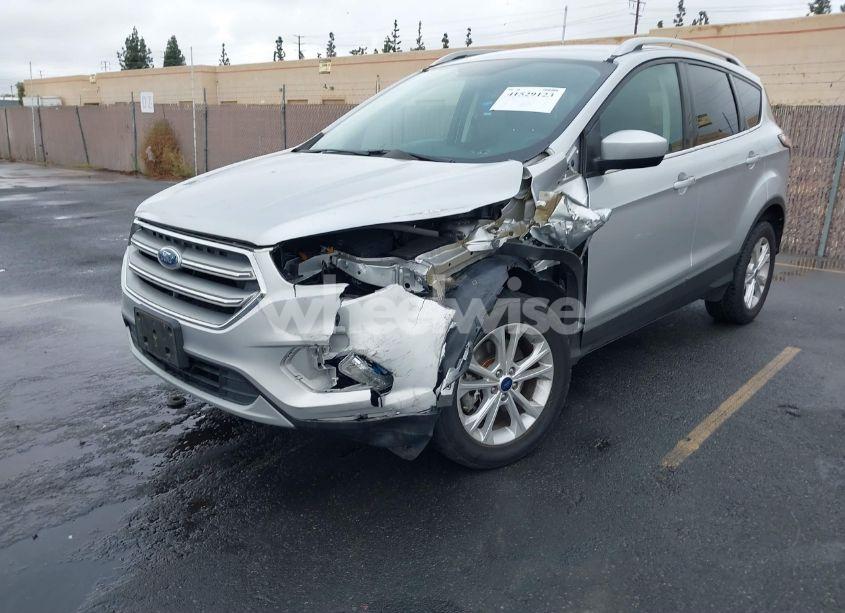 Photo 2 of 2017 Ford Escape SE (VIN 1FMCU9GD4HUD94326)