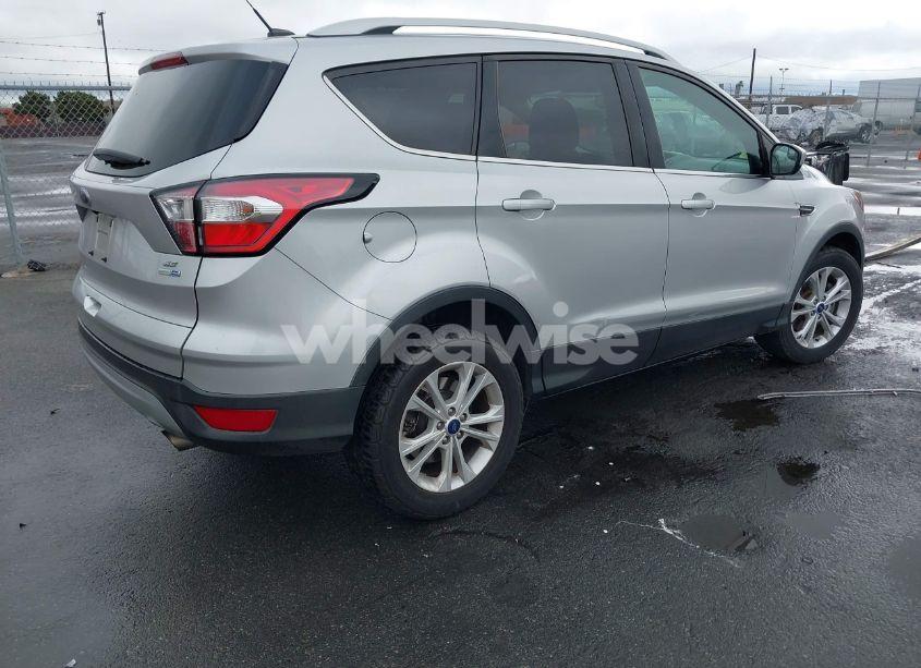 Photo 4 of 2017 Ford Escape SE (VIN 1FMCU9GD4HUD94326)