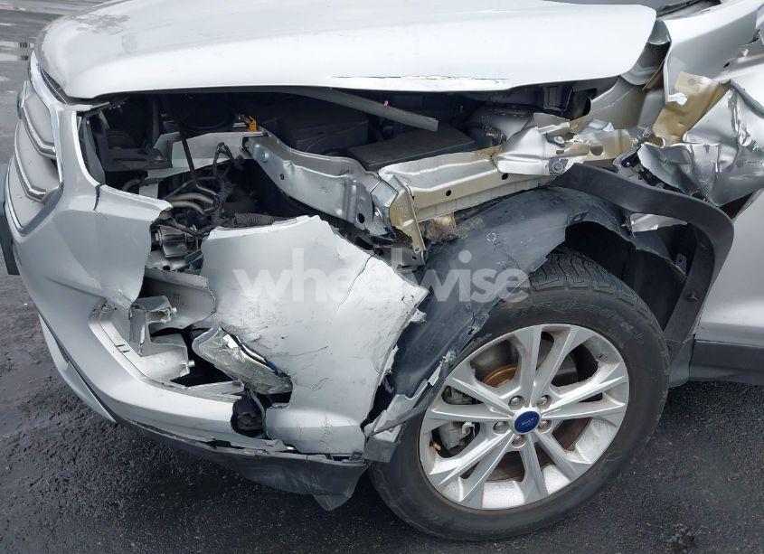 Photo 6 of 2017 Ford Escape SE (VIN 1FMCU9GD4HUD94326)