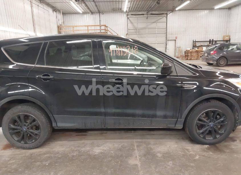 Photo 14 of 2017 Ford Escape SE (VIN 1FMCU9GD4HUE39507)