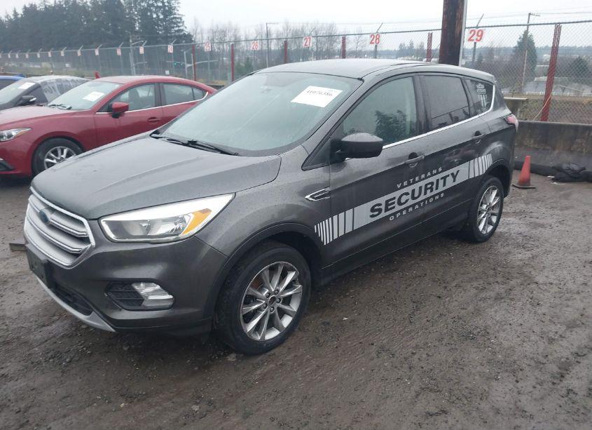 Photo 2 of 2017 Ford Escape SE (VIN 1FMCU9GD4HUE49938)