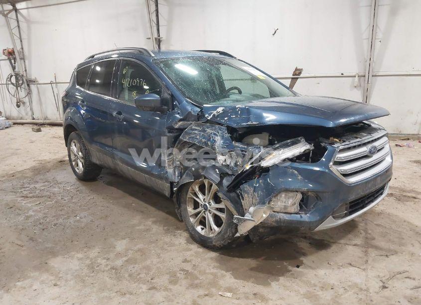 2018 Ford Escape SE (VIN 1FMCU9GD4JUA01530) main photo