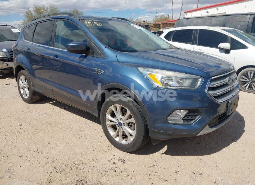 2018 Ford Escape SE (VIN 1FMCU9GD4JUA28579) main photo