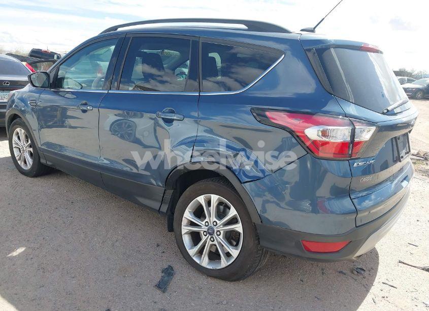 Photo 3 of 2018 Ford Escape SE (VIN 1FMCU9GD4JUA28579)