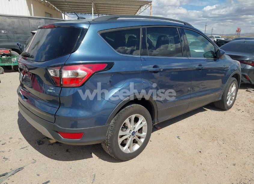 Photo 4 of 2018 Ford Escape SE (VIN 1FMCU9GD4JUA28579)