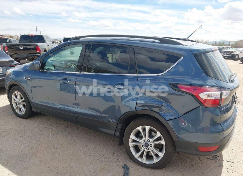 Photo 6 of 2018 Ford Escape SE (VIN 1FMCU9GD4JUA28579)