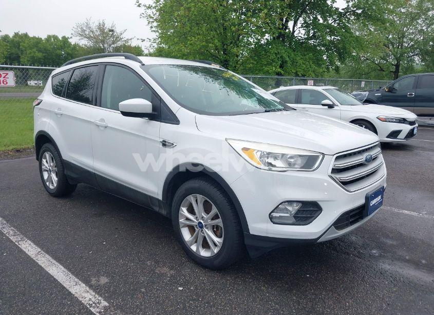Photo 17 of 2018 Ford Escape SE (VIN 1FMCU9GD4JUA35340)