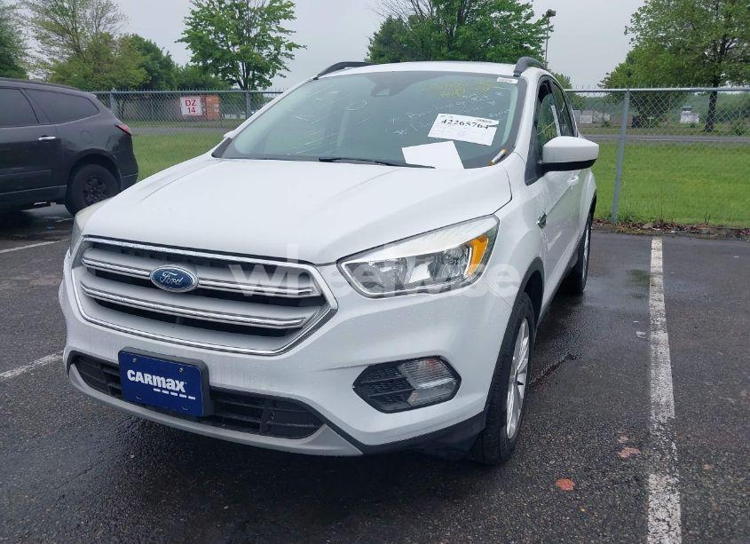 Photo 2 of 2018 Ford Escape SE (VIN 1FMCU9GD4JUA35340)