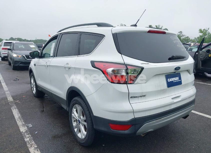 Photo 3 of 2018 Ford Escape SE (VIN 1FMCU9GD4JUA35340)