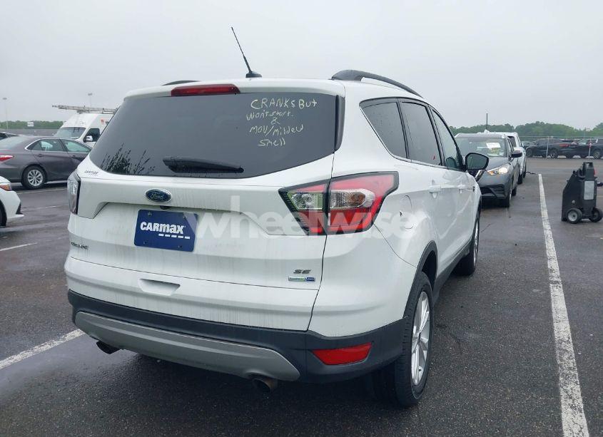 Photo 4 of 2018 Ford Escape SE (VIN 1FMCU9GD4JUA35340)