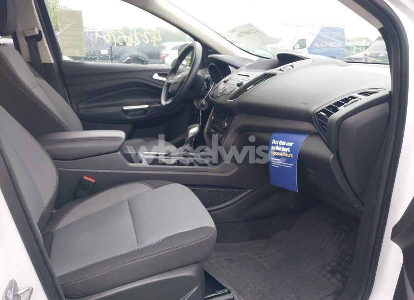 Photo 5 of 2018 Ford Escape SE (VIN 1FMCU9GD4JUA35340)