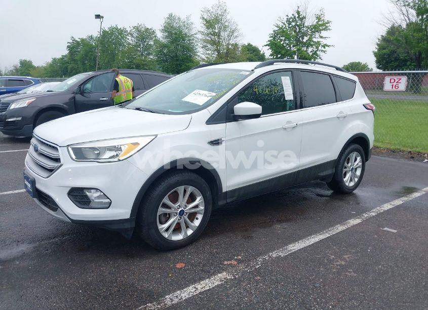 Photo 6 of 2018 Ford Escape SE (VIN 1FMCU9GD4JUA35340)