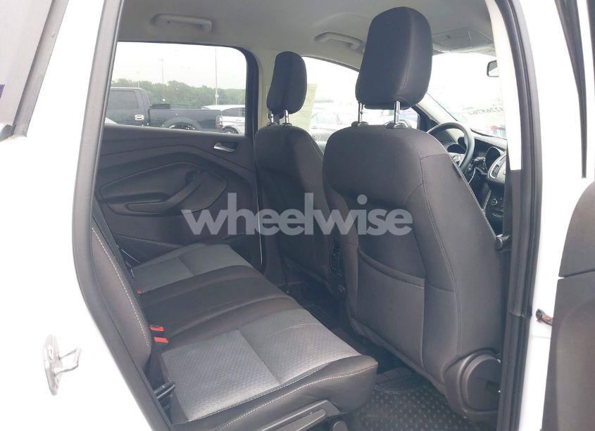 Photo 8 of 2018 Ford Escape SE (VIN 1FMCU9GD4JUA35340)