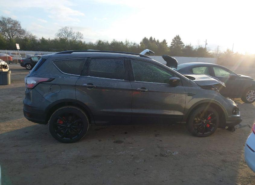 Photo 13 of 2018 Ford Escape SE (VIN 1FMCU9GD4JUA61582)