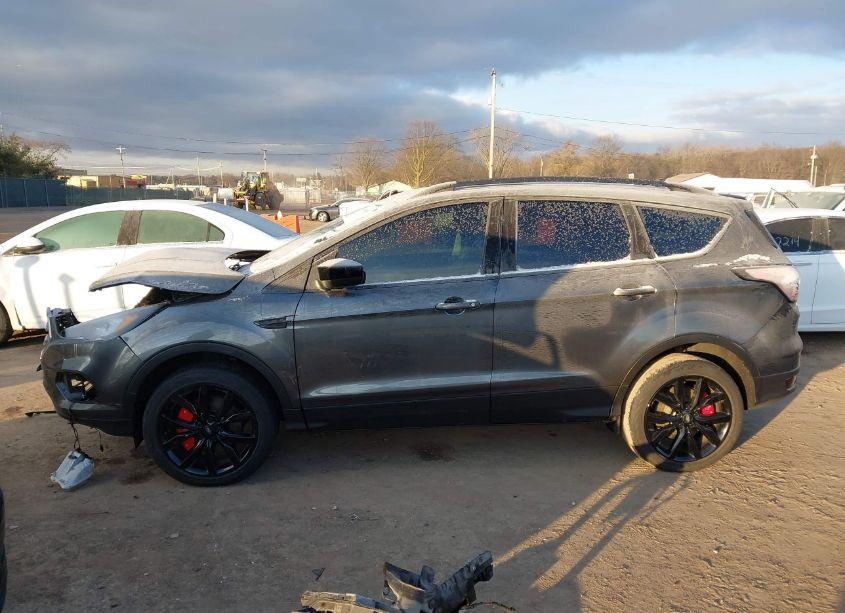 Photo 14 of 2018 Ford Escape SE (VIN 1FMCU9GD4JUA61582)