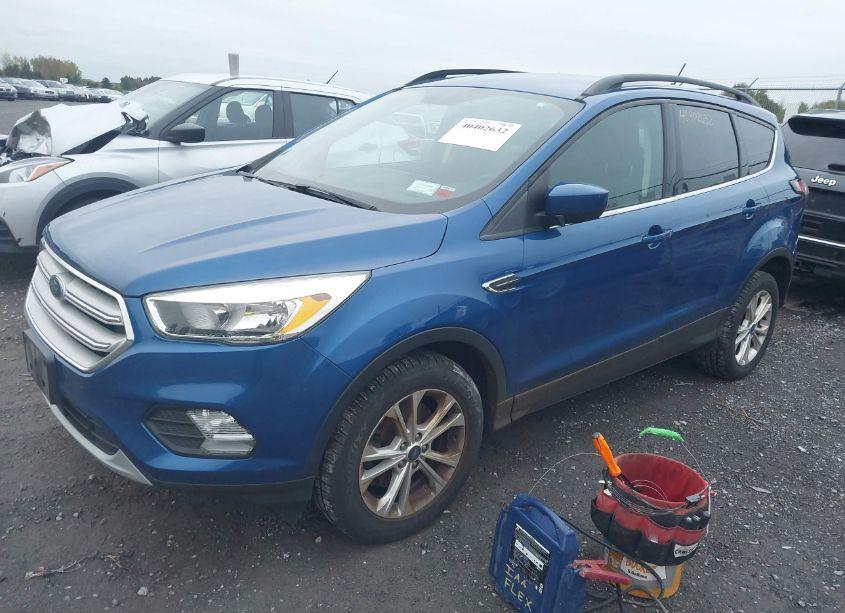 Photo 2 of 2018 Ford Escape SE (VIN 1FMCU9GD4JUA95361)