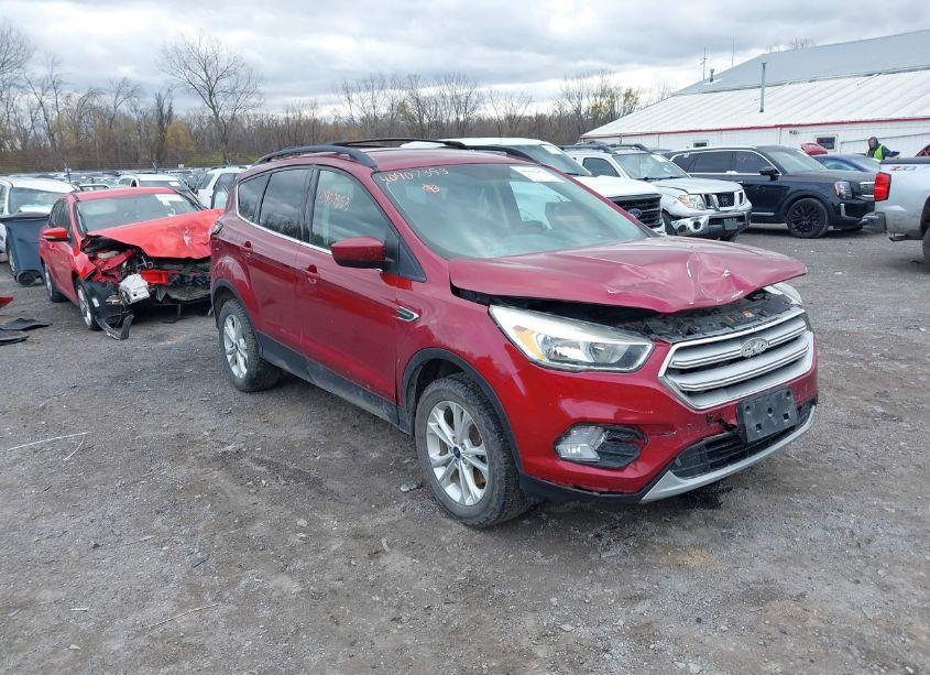2018 Ford Escape SE (VIN 1FMCU9GD4JUB09680) main photo