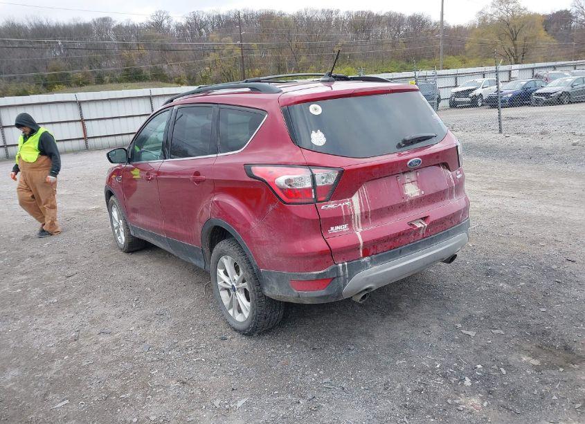 Photo 3 of 2018 Ford Escape SE (VIN 1FMCU9GD4JUB09680)