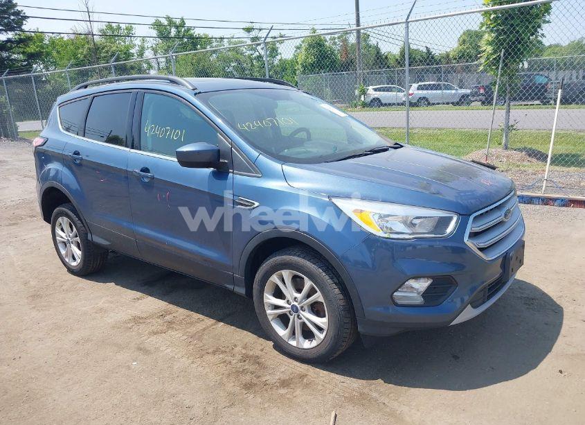 2018 Ford Escape SE (VIN 1FMCU9GD4JUB28858) main photo