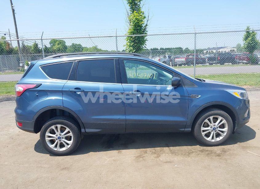 Photo 13 of 2018 Ford Escape SE (VIN 1FMCU9GD4JUB28858)