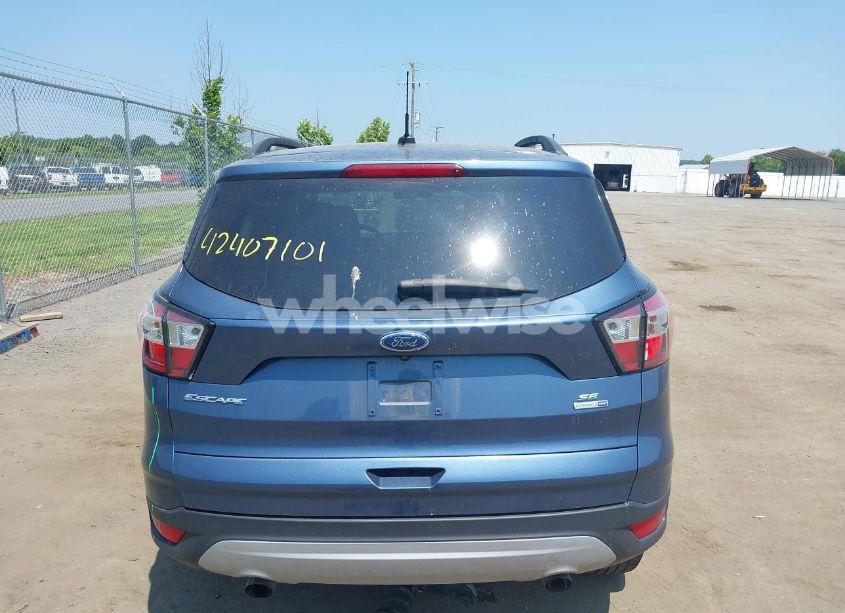 Photo 16 of 2018 Ford Escape SE (VIN 1FMCU9GD4JUB28858)
