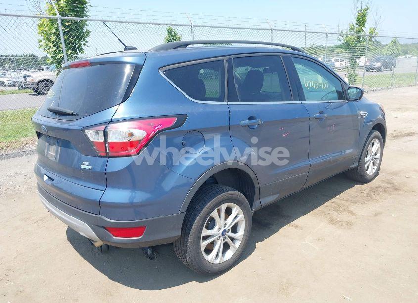 Photo 4 of 2018 Ford Escape SE (VIN 1FMCU9GD4JUB28858)